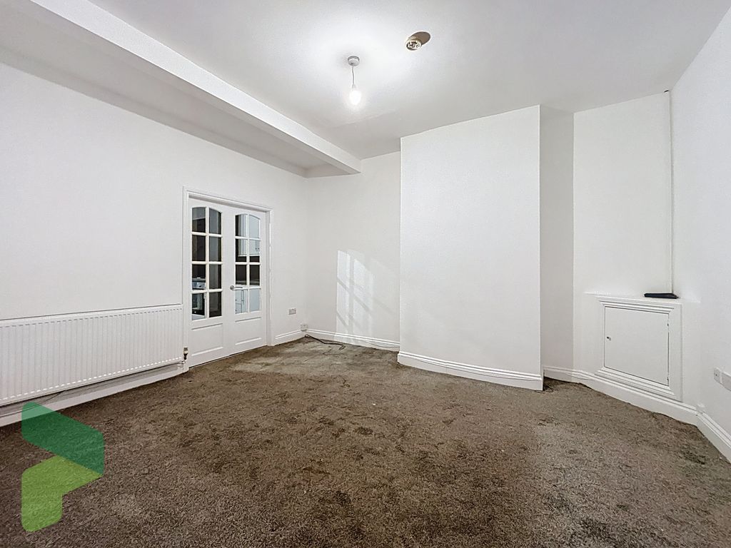 Property photo 3 of 13 Living Room