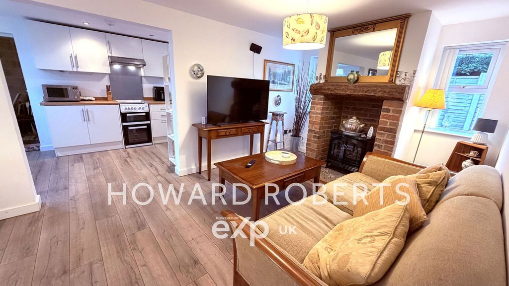 Property photo 2 of 18