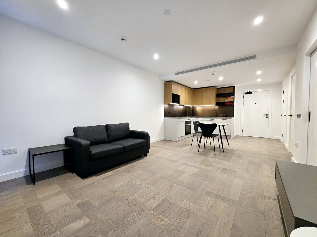 Property photo 2 of 8 Gallery