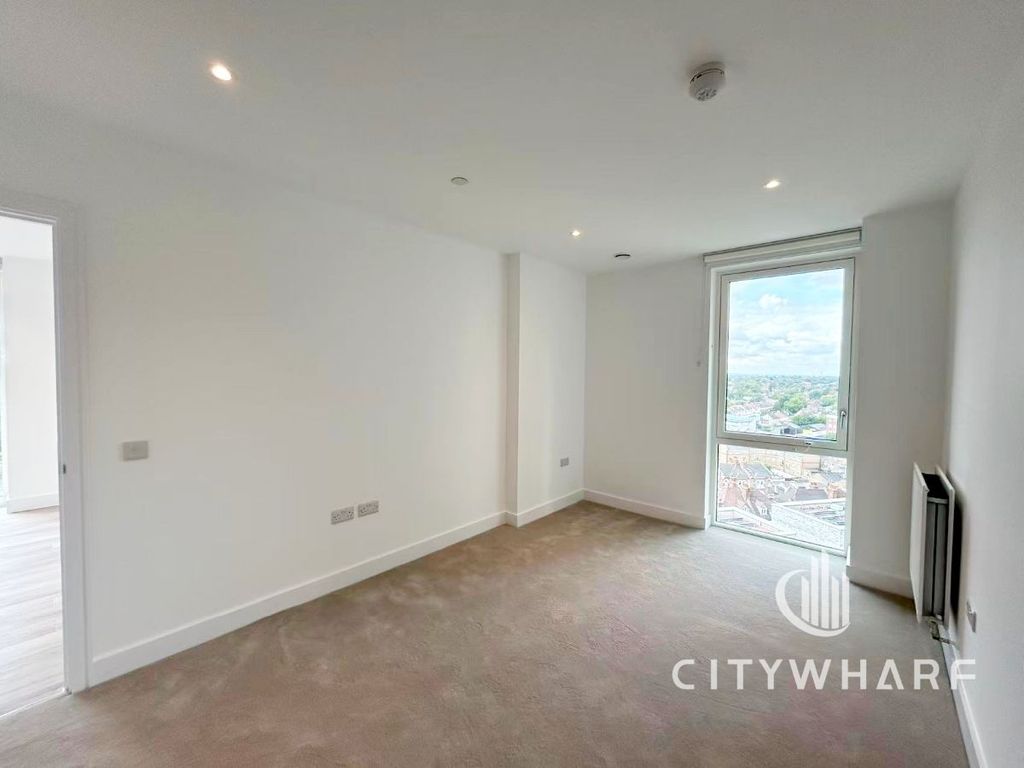 Property photo 3 of 6