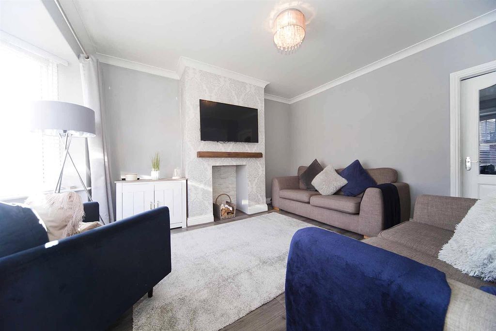 Property photo 2 of 22