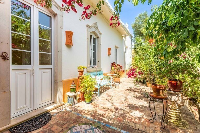 Property photo 1 of 43 Traditional Quinta With 4 Annexes On A Large Plot Near The Village