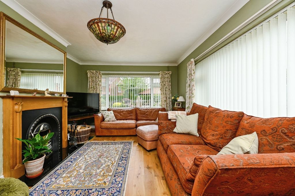 Property photo 2 of 20 Pbox-Img.Jpg