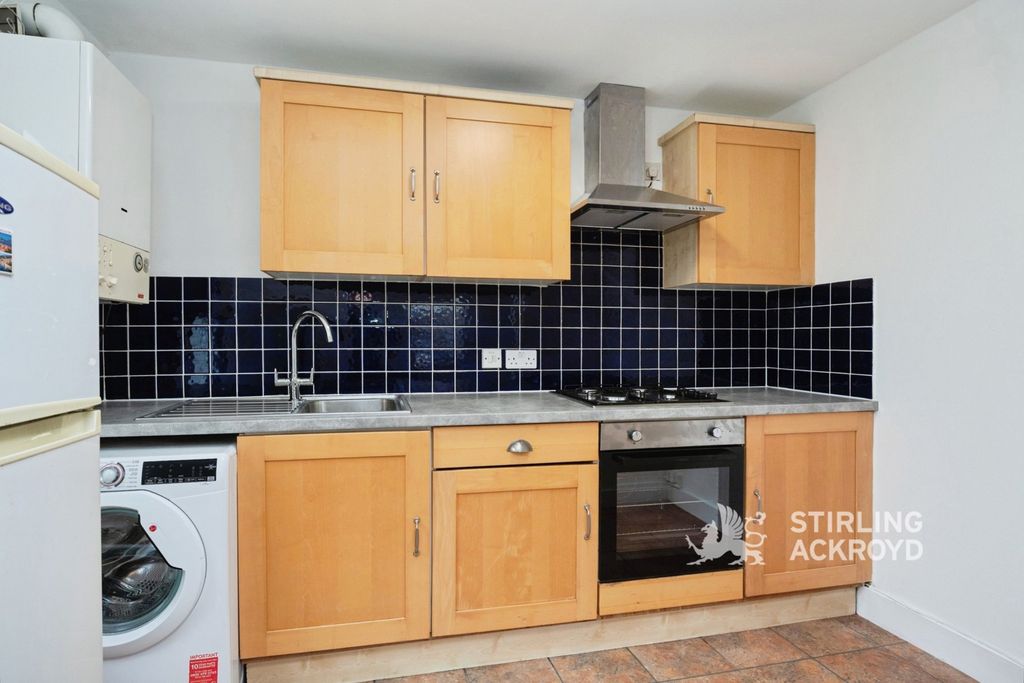 Property photo 3 of 15 Kitchen