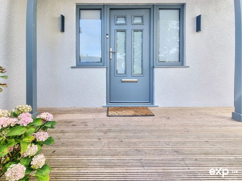 Property photo 2 of 36