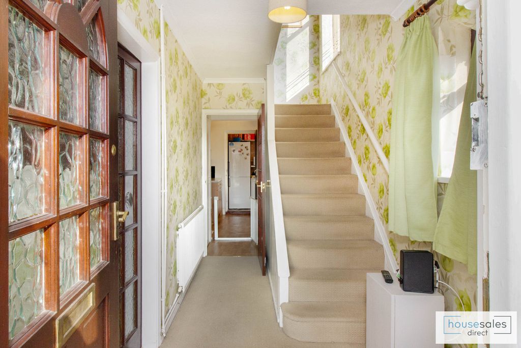 Property photo 2 of 9