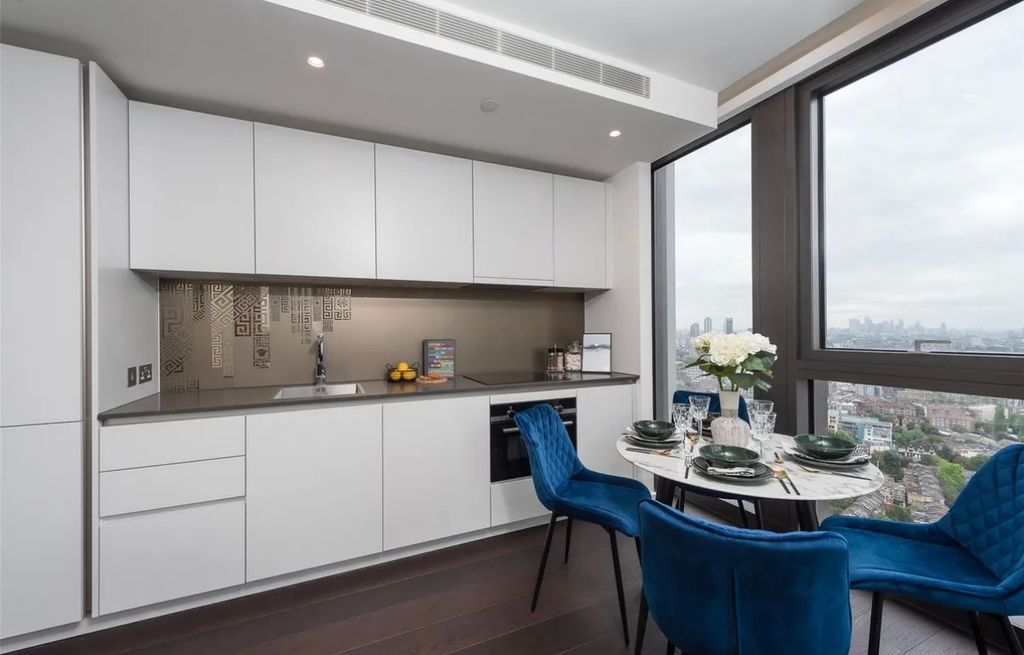 Property photo 3 of 19