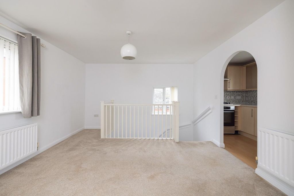 Property photo 3 of 17 Char9890.Jpg