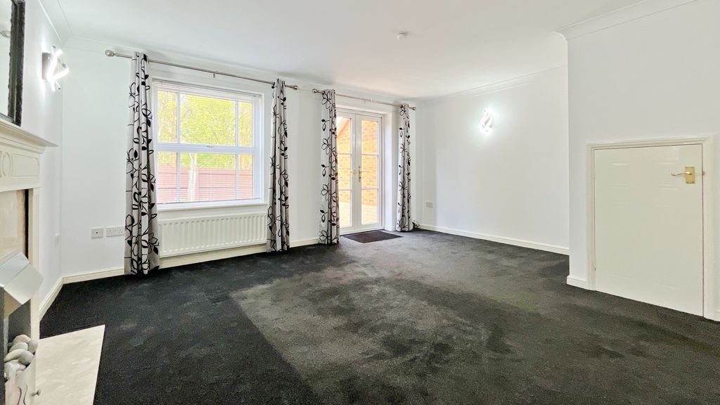 Property photo 3 of 14 5038113