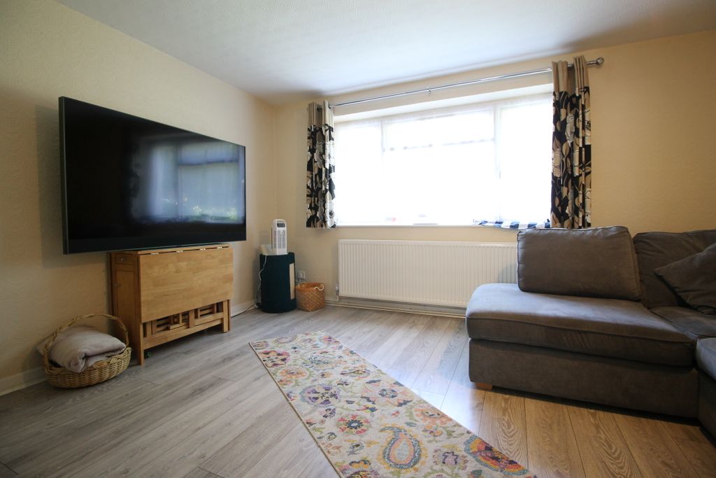 Property photo 2 of 5