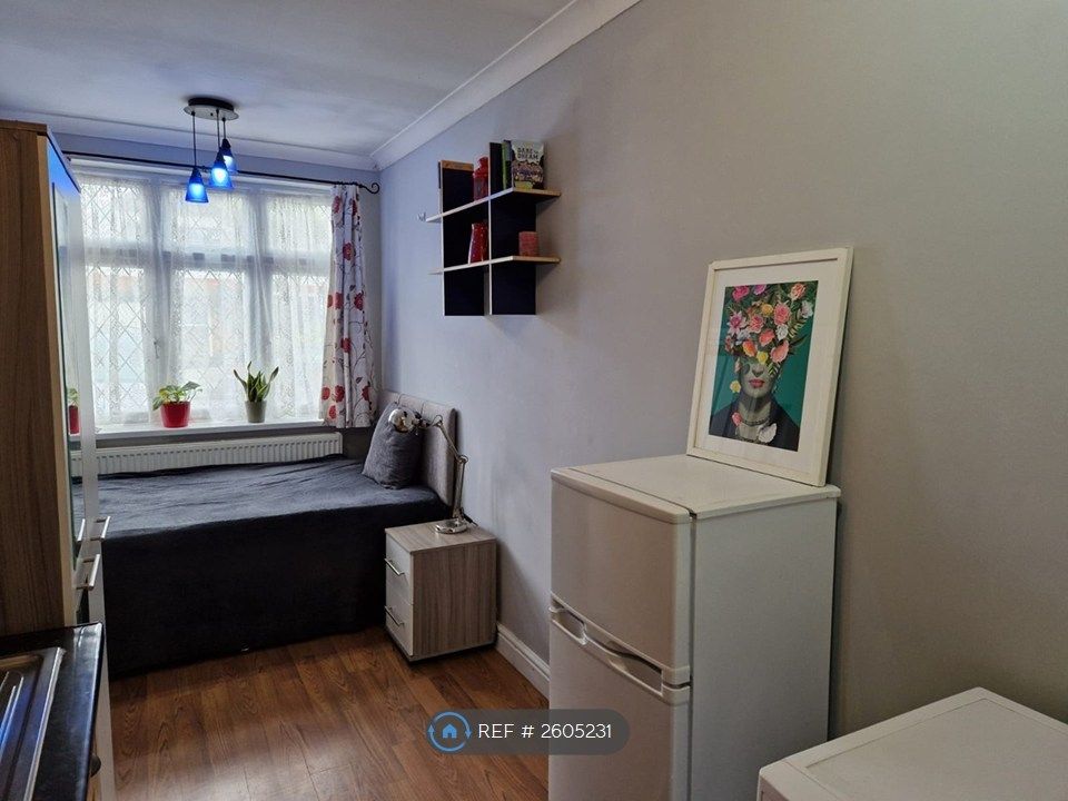 Property photo 3 of 18