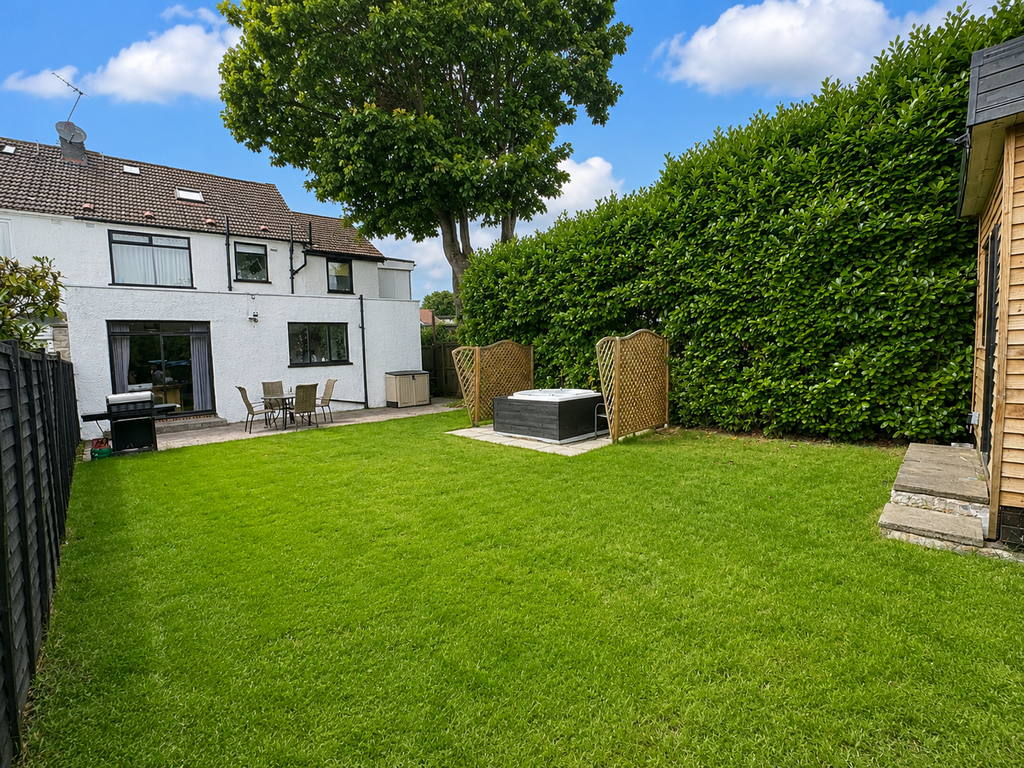 Property photo 2 of 40