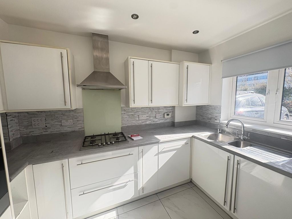 Property photo 2 of 10 Image