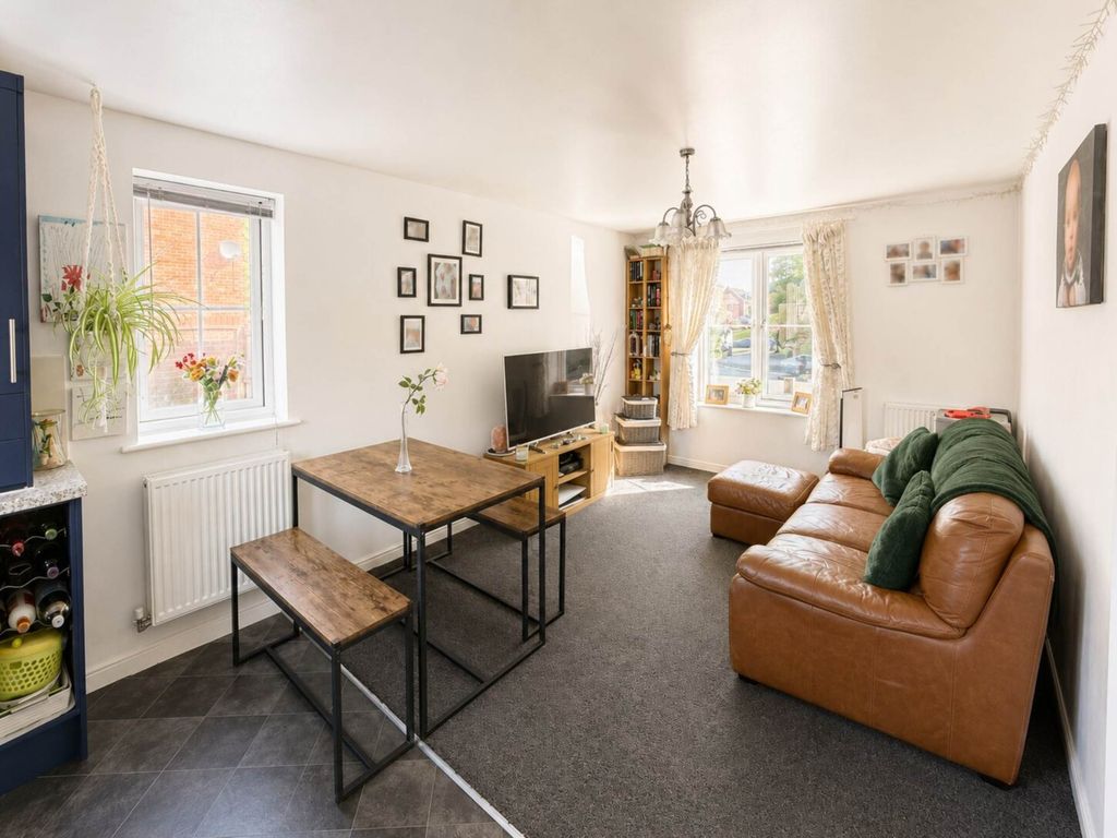 Property photo 3 of 12