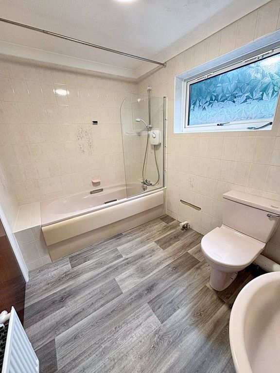 Property photo 3 of 16 Photo 7