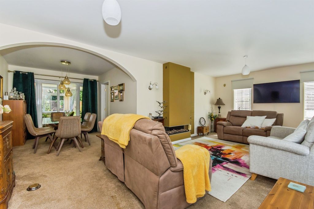Property photo 2 of 24