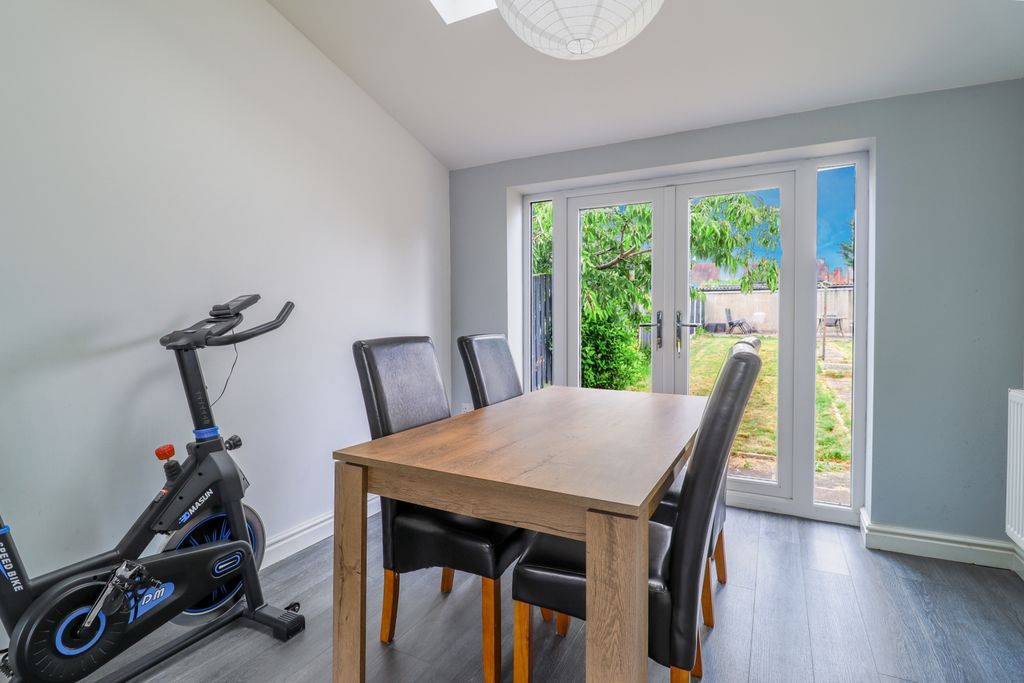 Property photo 2 of 10 Dining-10