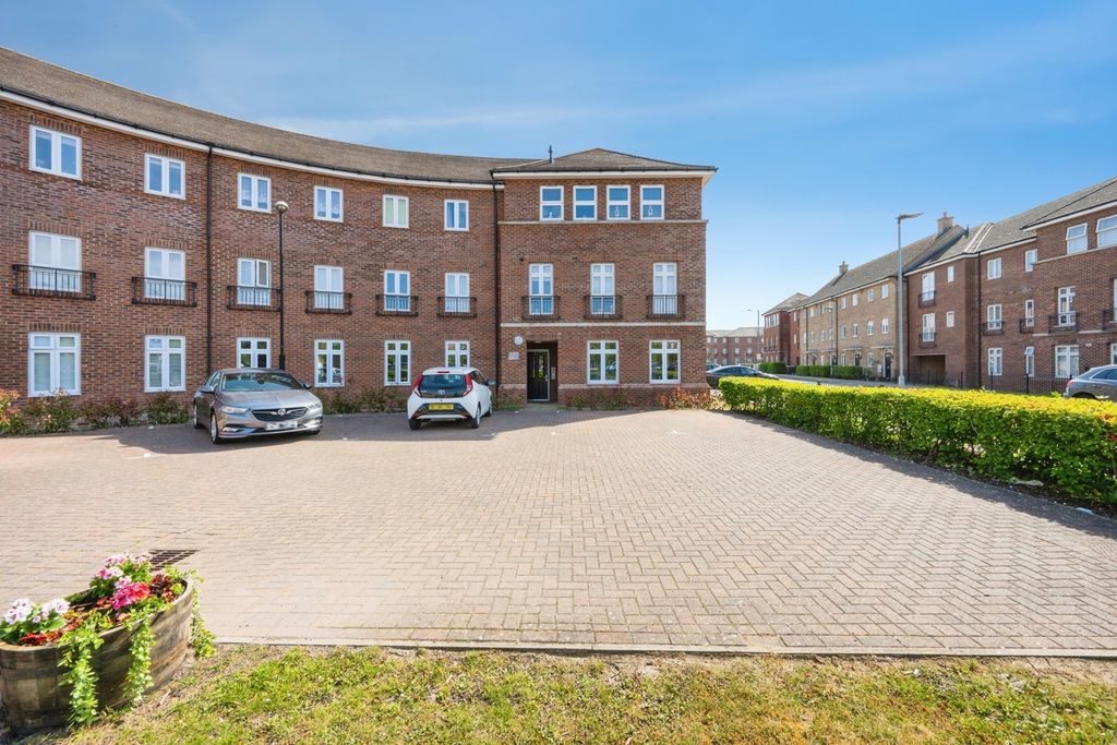 Property photo 1 of 16 Pbox-Img.Jpg
