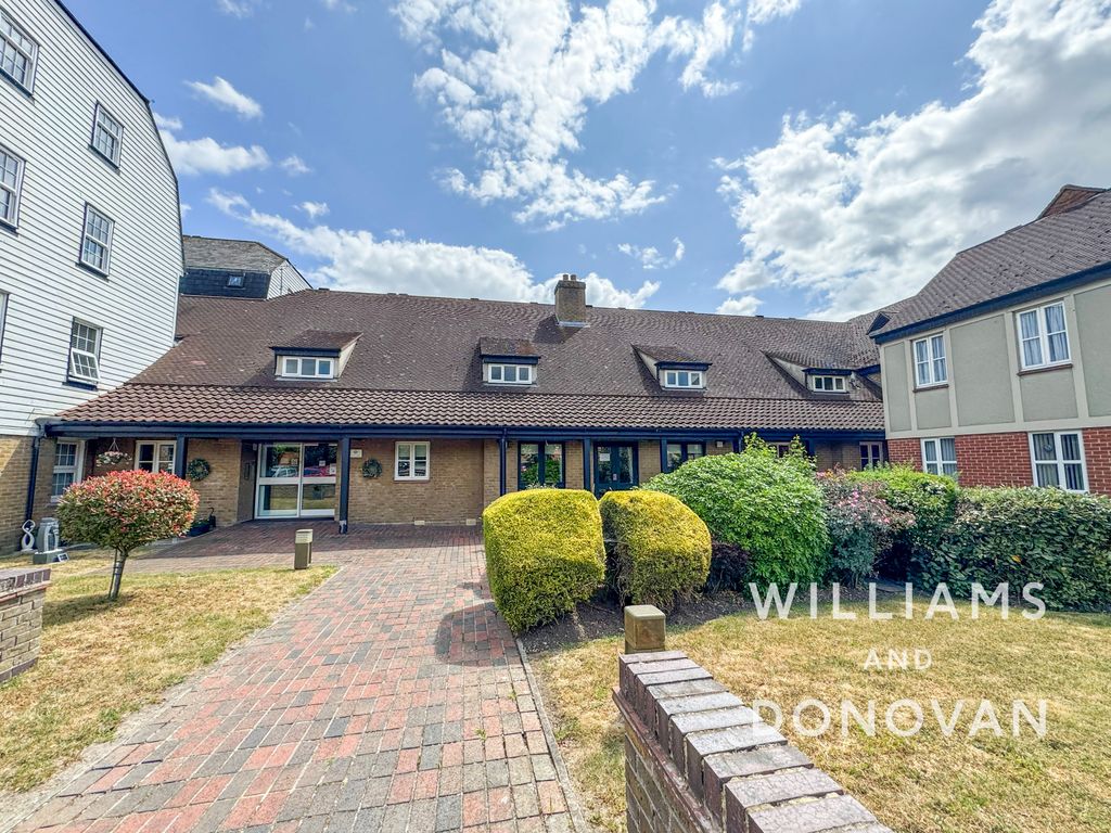 Property photo 1 of 19 Watermark