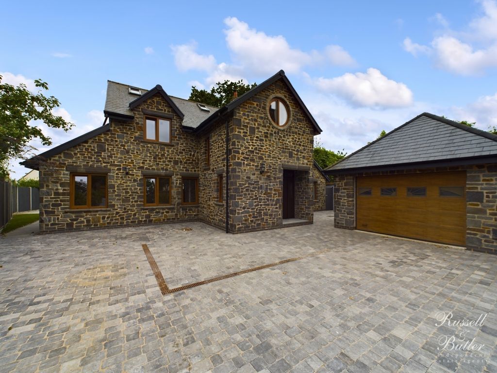 Property photo 1 of 23 Cam01995G0-Pr0186-Still052