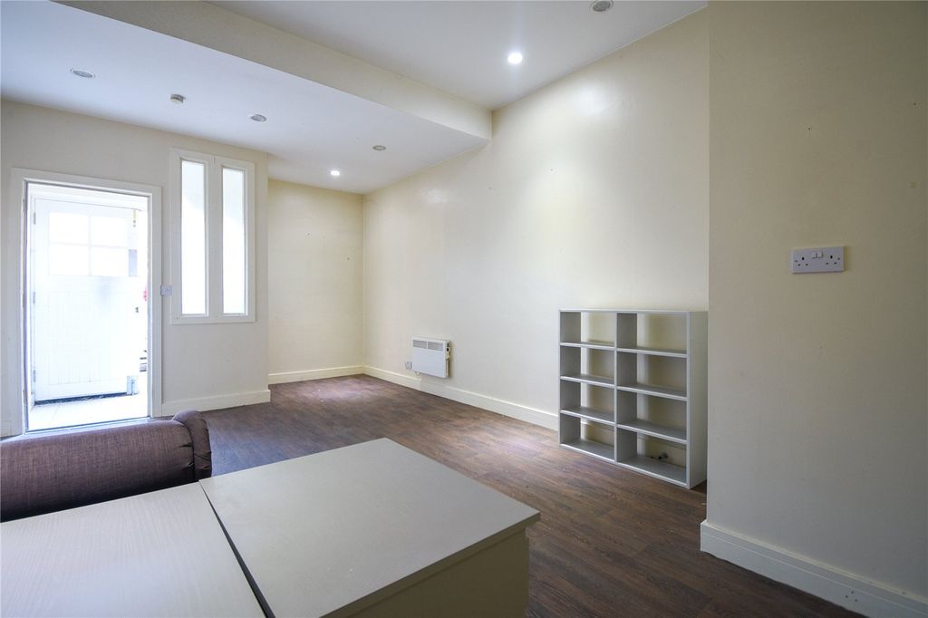 Property photo 2 of 12 Picture No. 03