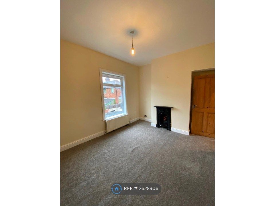 Property photo 3 of 12 Back Double Bedroom