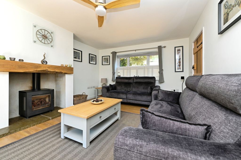 Property photo 3 of 23 73Amanrd009