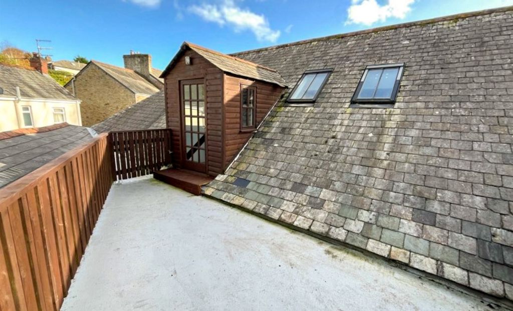 Property photo 2 of 15 Tps 01208 74182-2