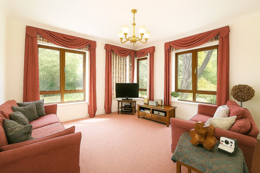 Property photo 2 of 8 Picture No. 17