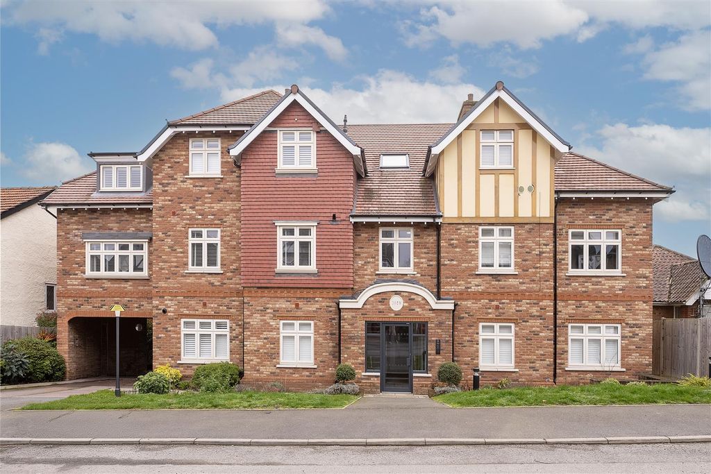 Property photo 1 of 10 7-St-Margarets-Court-12.Jpg