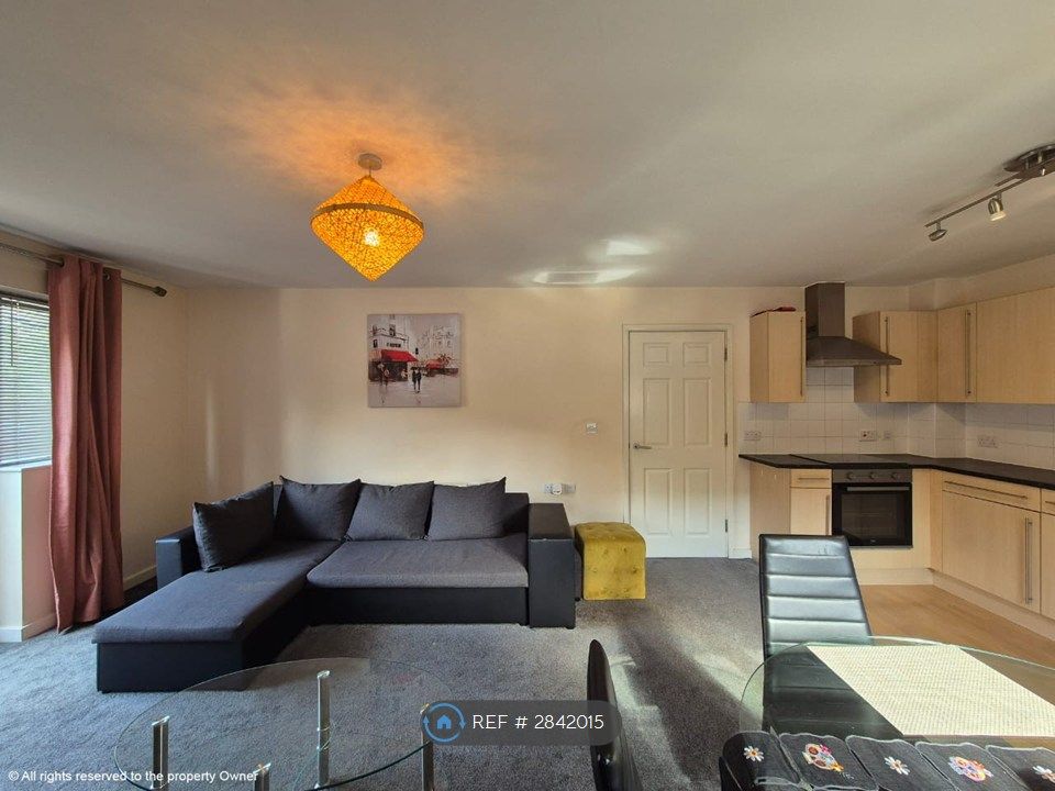 Property photo 1 of 15 Living Room