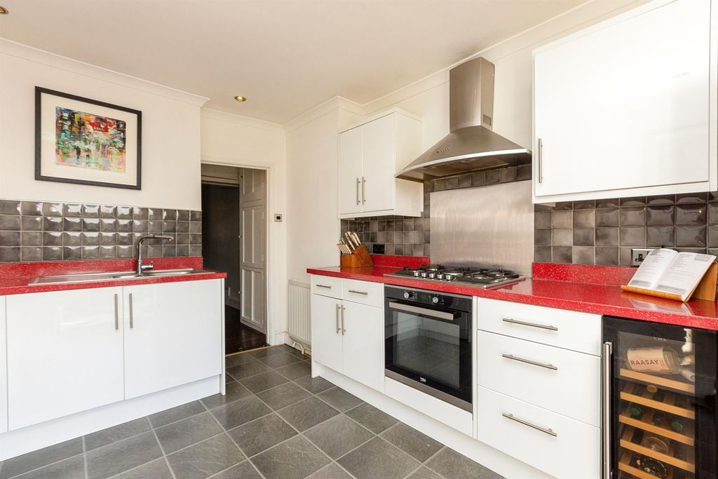 Property photo 2 of 13