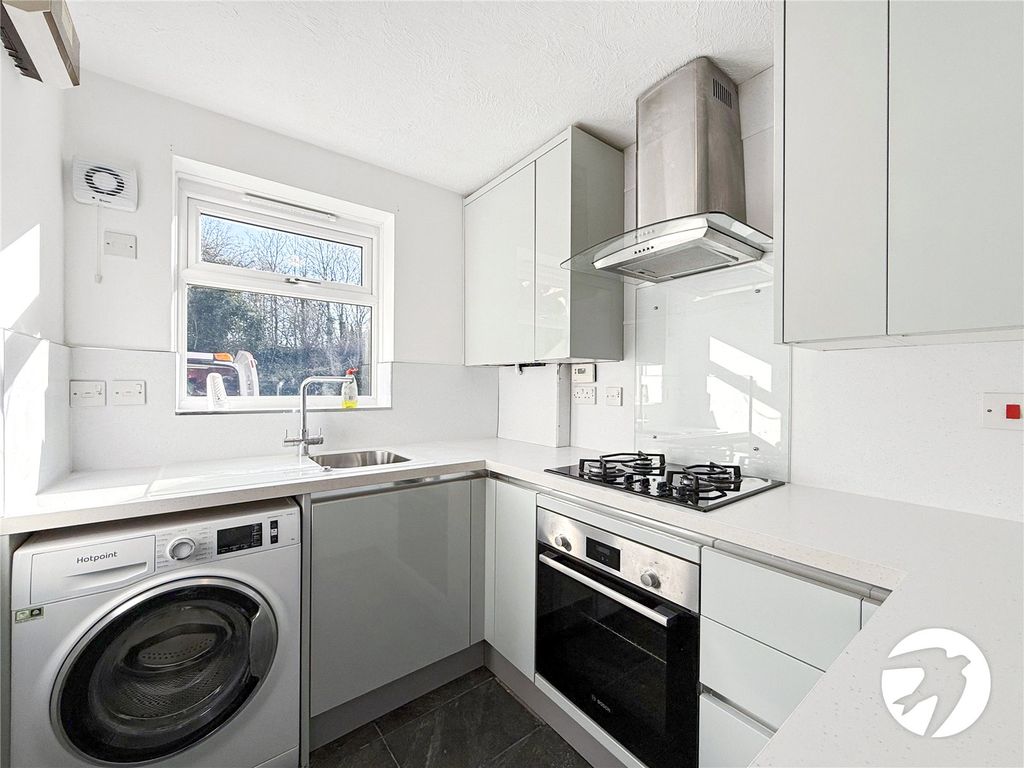 Property photo 2 of 12 Picture No. 08