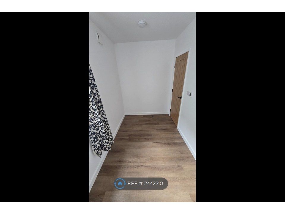 Property photo 3 of 11 Second Room Approx. 6m2