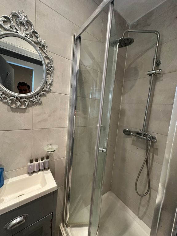 Property photo 3 of 8 Gallery