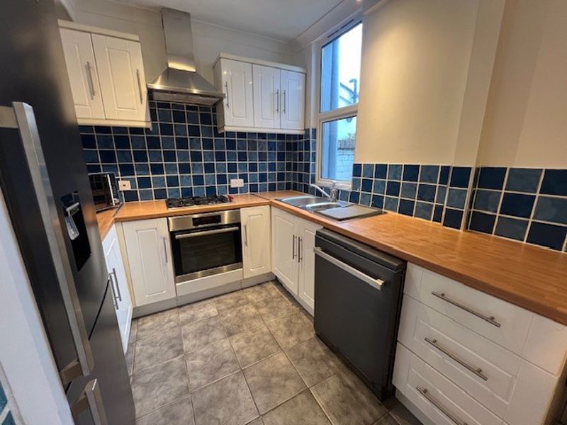 Property photo 3 of 9 Photo 4