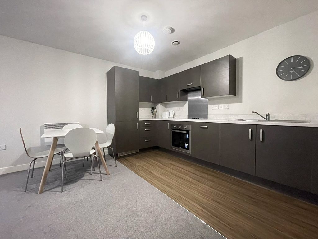 Property photo 2 of 10 Kitchen