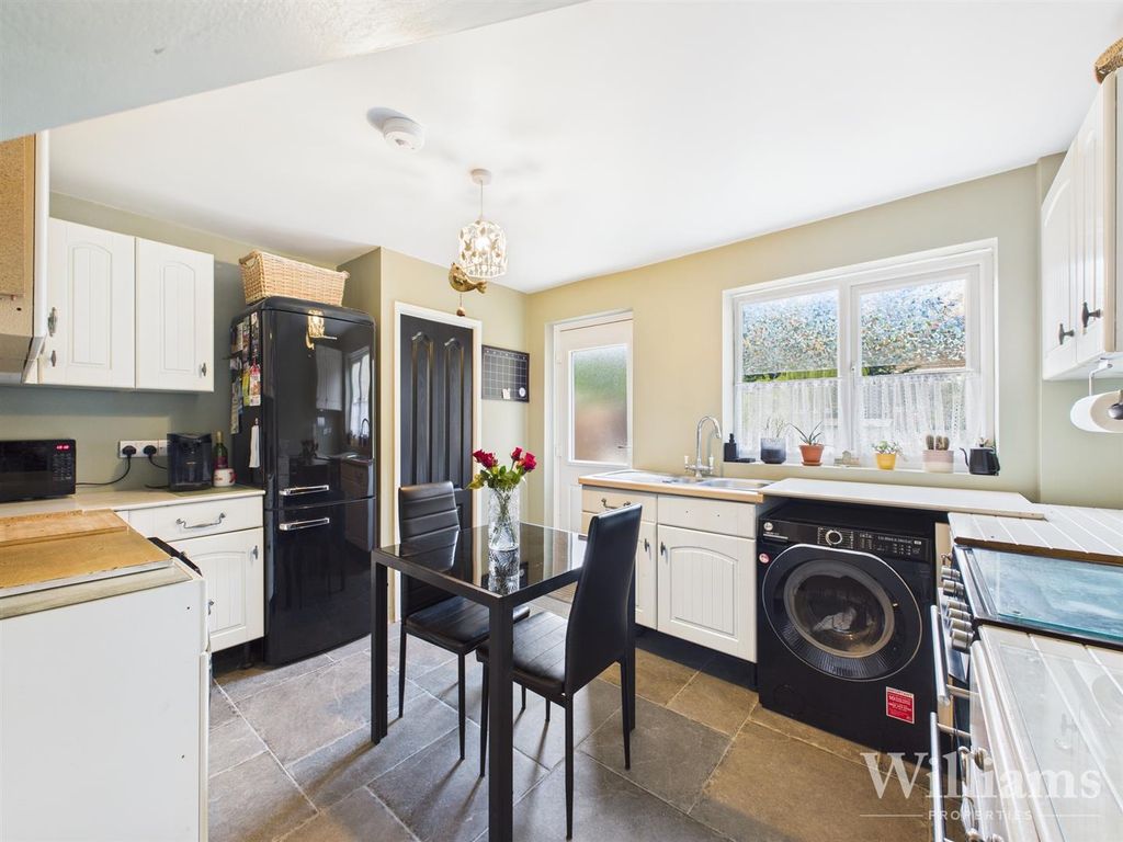 Property photo 2 of 12 Cam02861G0-Pr0513-Still007.Jpg