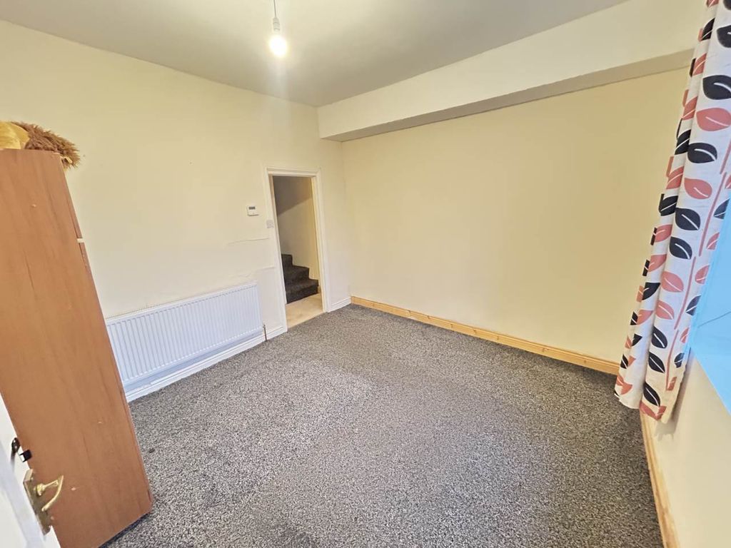 Property photo 3 of 12 Img_9403