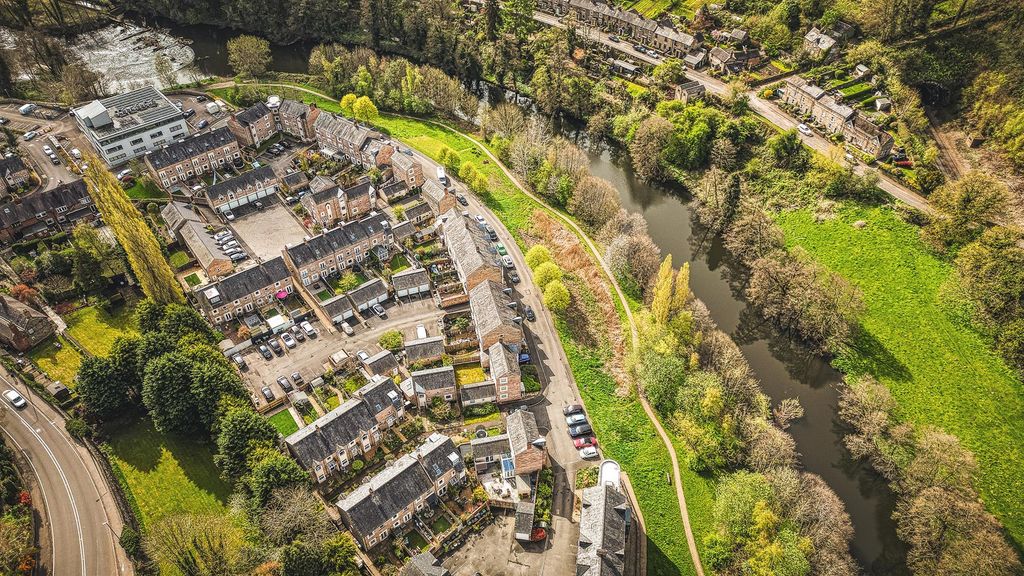 Property photo 2 of 23