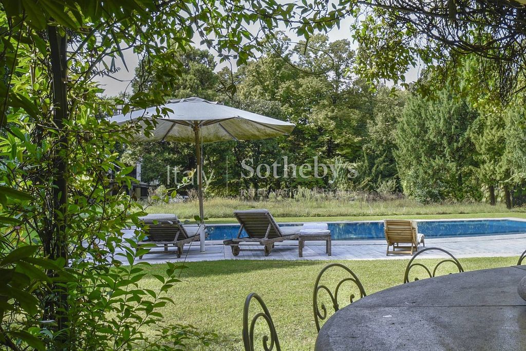 Property photo 2 of 26