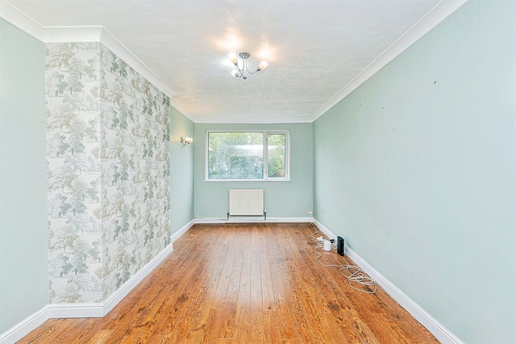 Property photo 3 of 24
