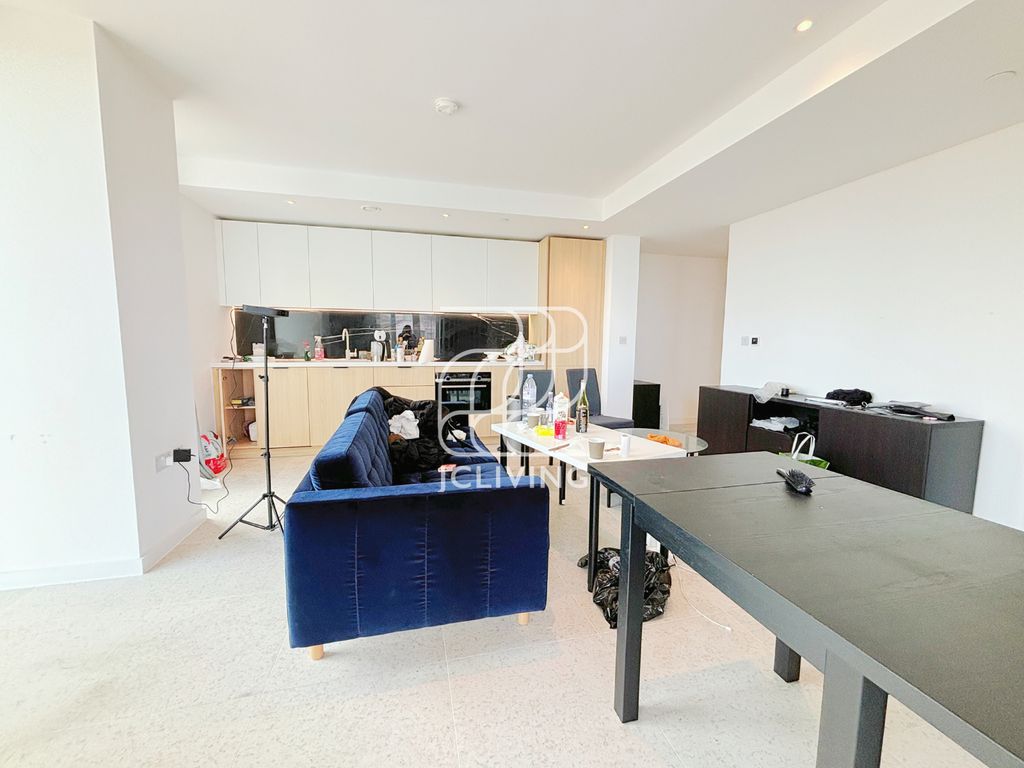 Property photo 1 of 6 Bouchon Point, 7 Cendal, Crescent, London, E1