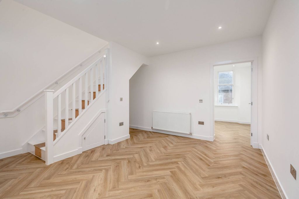 Property photo 2 of 23 Property Image 2