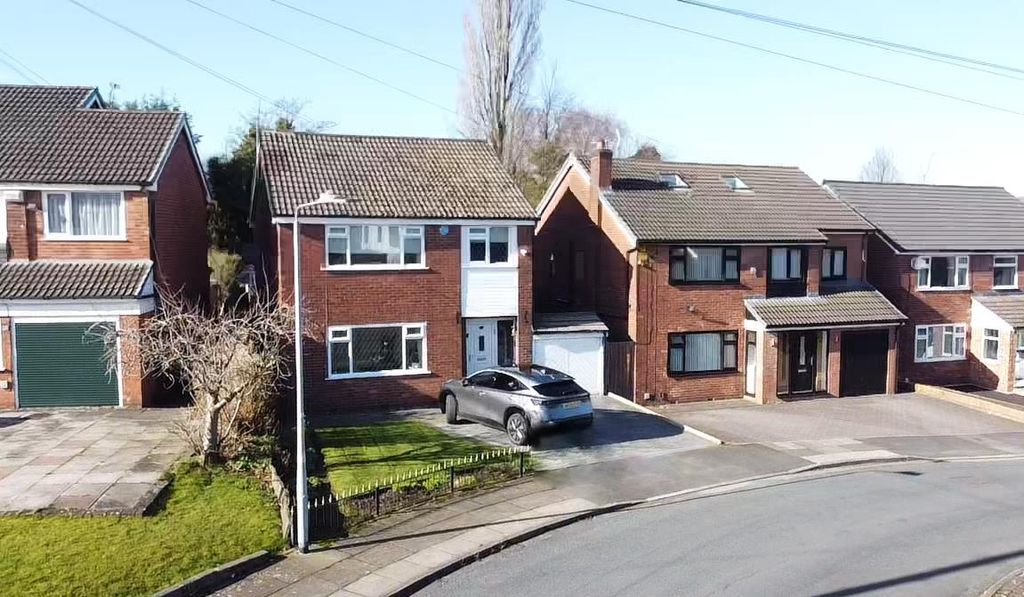 Property photo 1 of 27