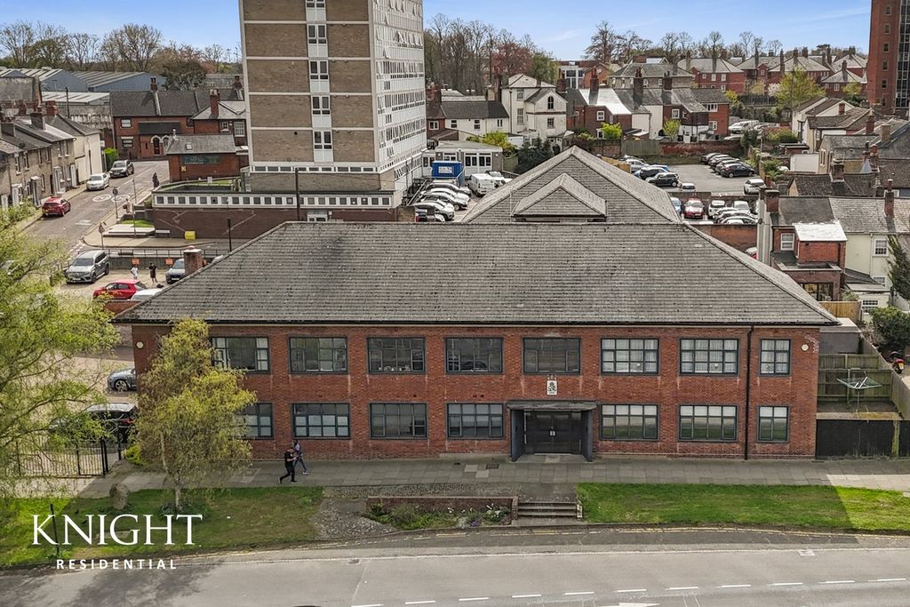 Property photo 1 of 11