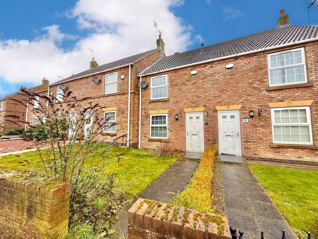 Property photo 1 of 8 External