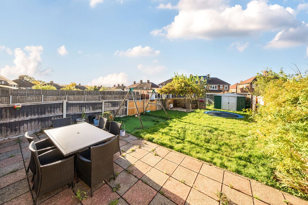 Property photo 3 of 19 Garden