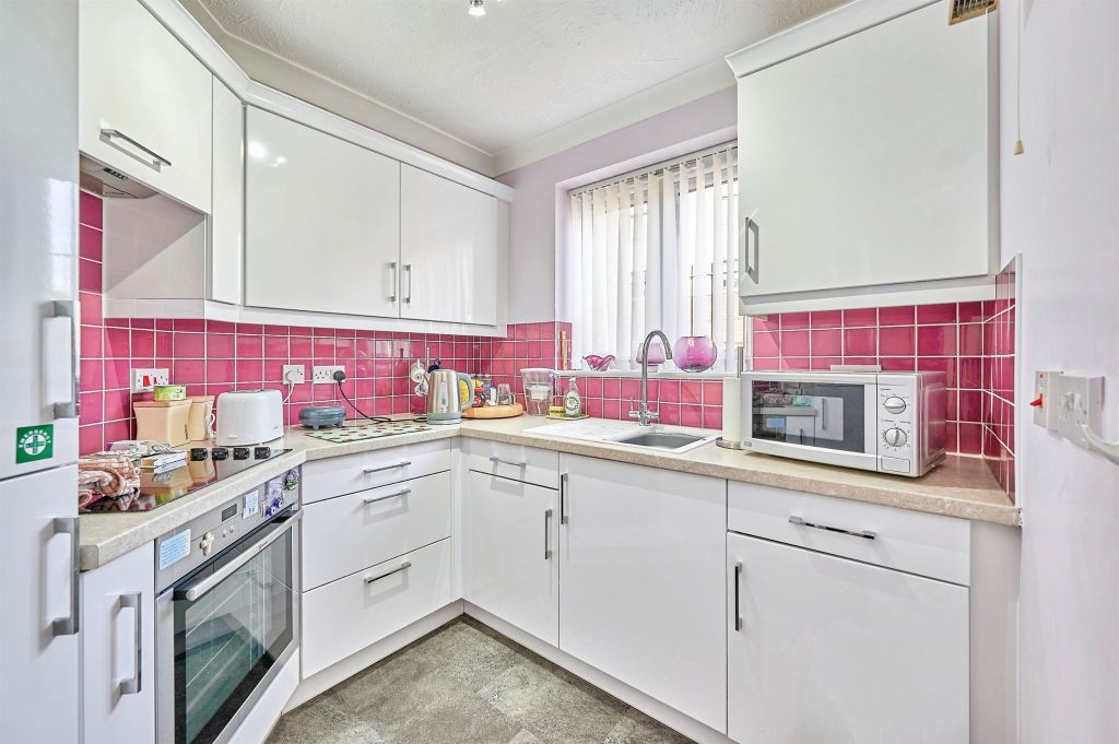 Property photo 2 of 11