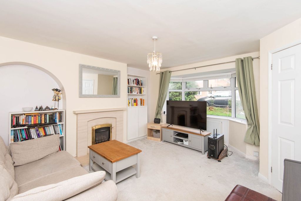 Property photo 2 of 11